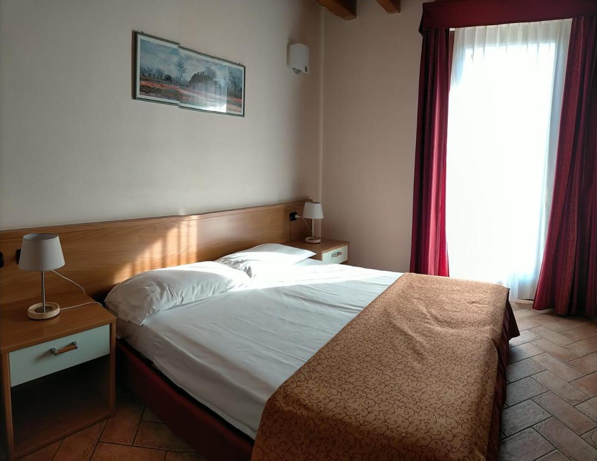 Hotel Agli Ulivi Valeggio sul Mincio Dış mekan fotoğraf