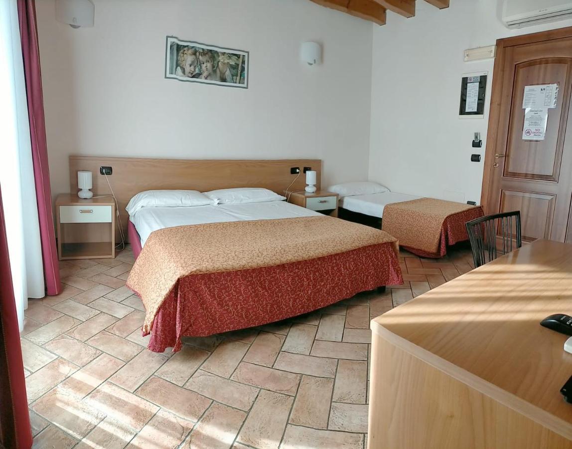 Hotel Agli Ulivi Valeggio sul Mincio Dış mekan fotoğraf