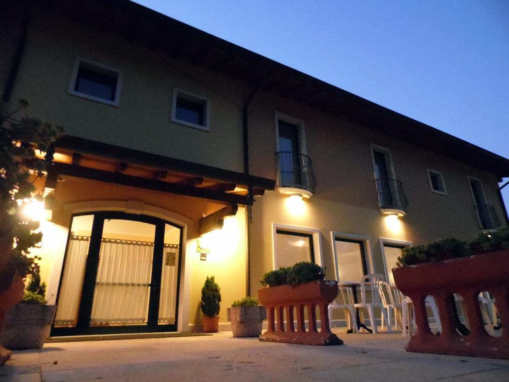Hotel Agli Ulivi Valeggio sul Mincio Dış mekan fotoğraf