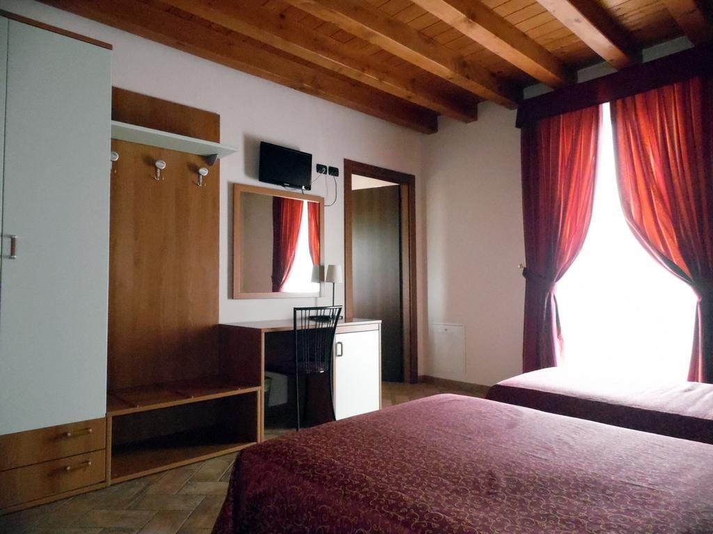 Hotel Agli Ulivi Valeggio sul Mincio Dış mekan fotoğraf