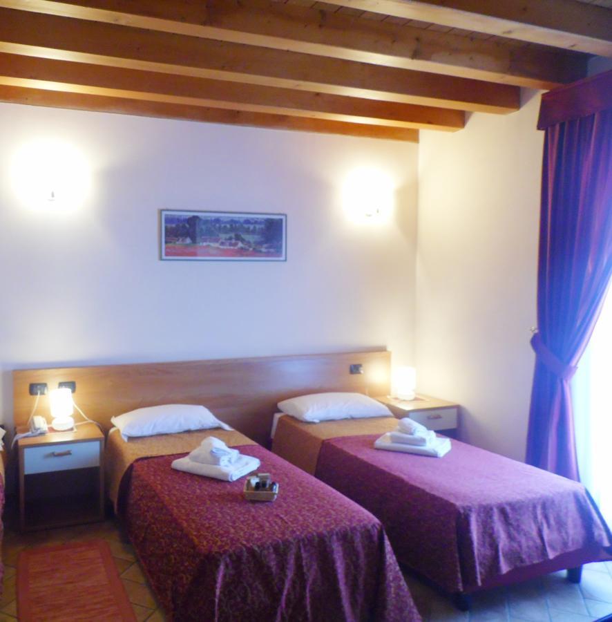 Hotel Agli Ulivi Valeggio sul Mincio Dış mekan fotoğraf