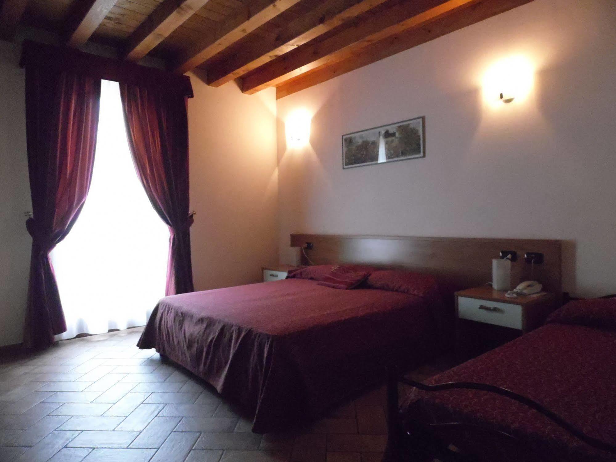 Hotel Agli Ulivi Valeggio sul Mincio Dış mekan fotoğraf