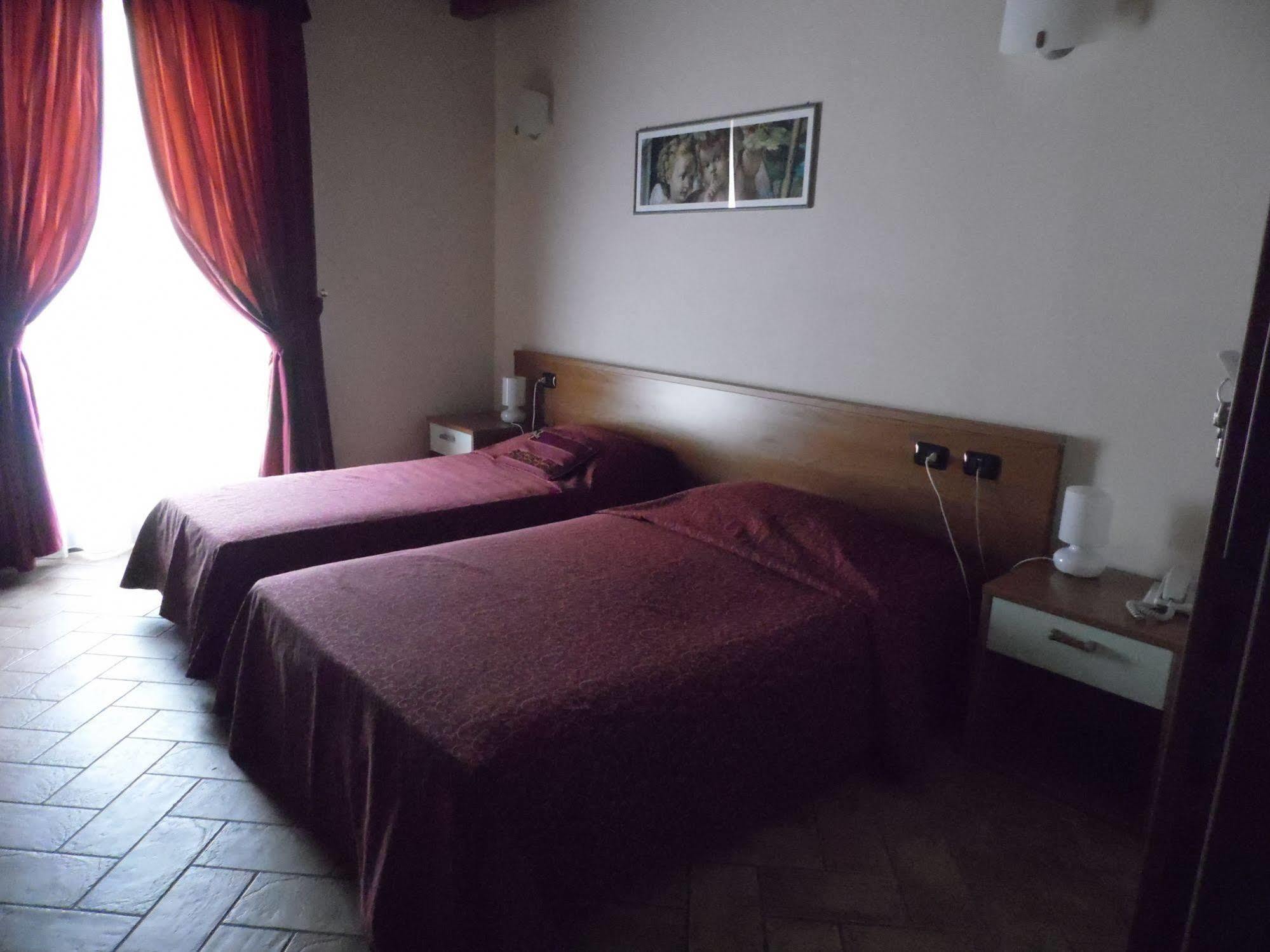 Hotel Agli Ulivi Valeggio sul Mincio Dış mekan fotoğraf
