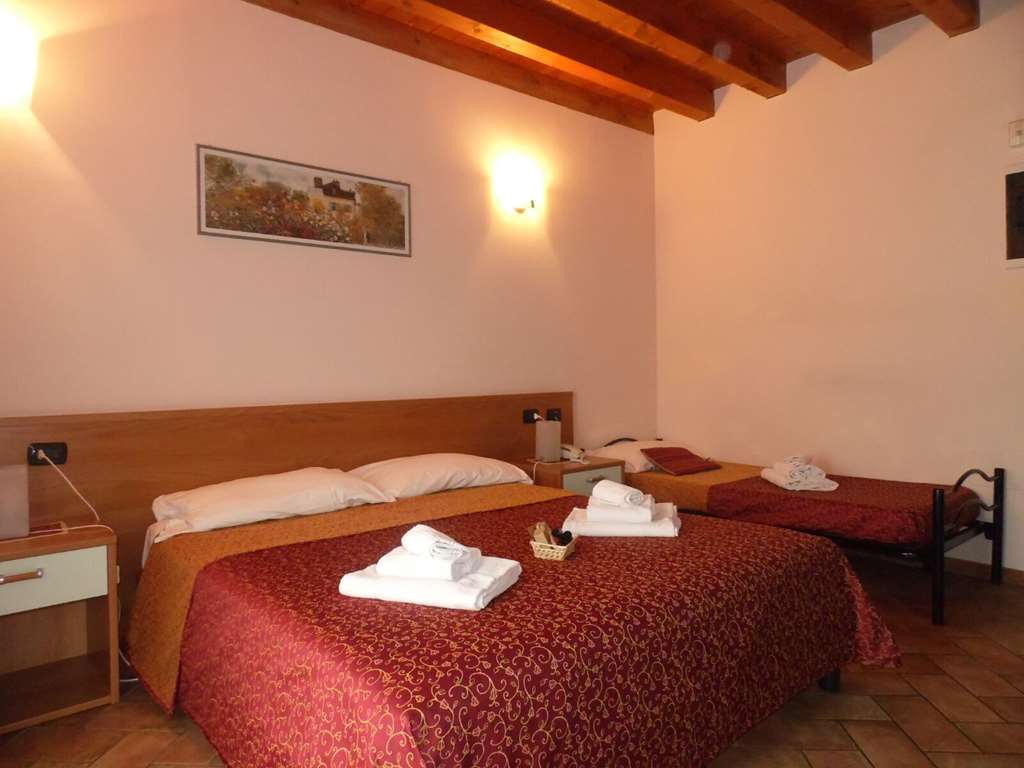 Hotel Agli Ulivi Valeggio sul Mincio Oda fotoğraf