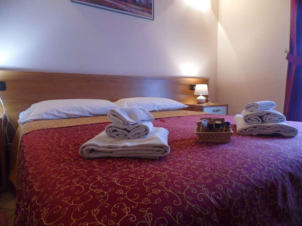 Hotel Agli Ulivi Valeggio sul Mincio Oda fotoğraf